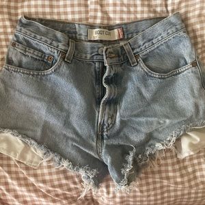 UO Levi’s High Waisted shorts